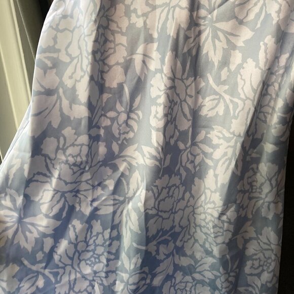 SENSATIONS 2 PIECE Night gown with robe MEDIUM - Picture 5 of 13